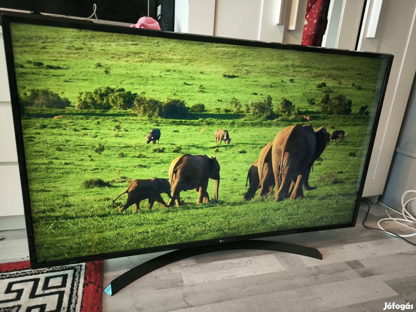 LG 139cm 4k smart tv 