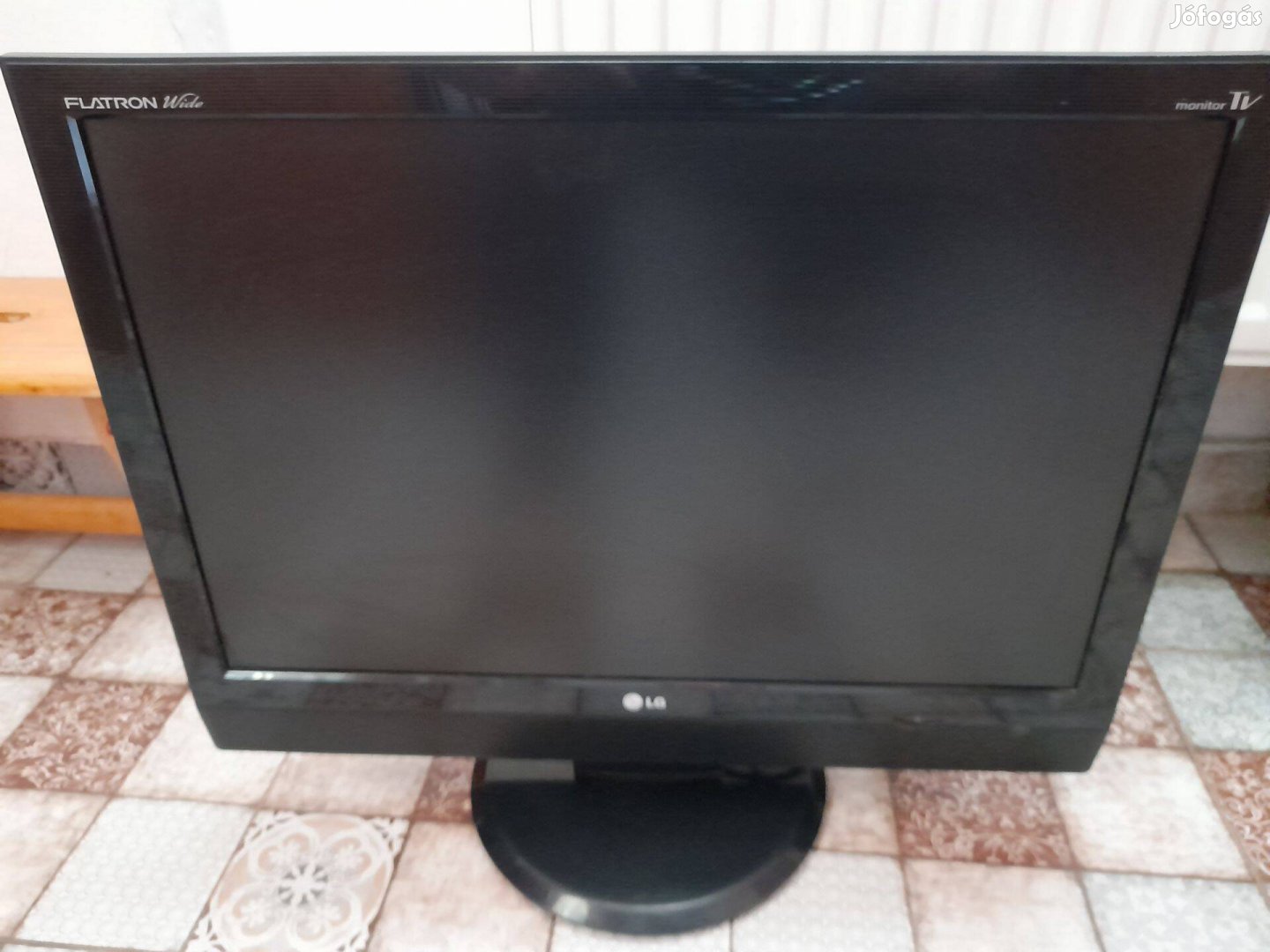 LG 22 col/56 cm TV/monitor jó állapotban gyári távirányítóval