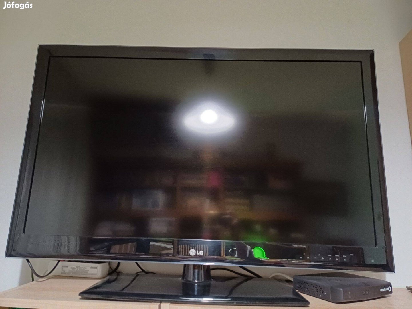 LG 42LE5300 TV és távirányító