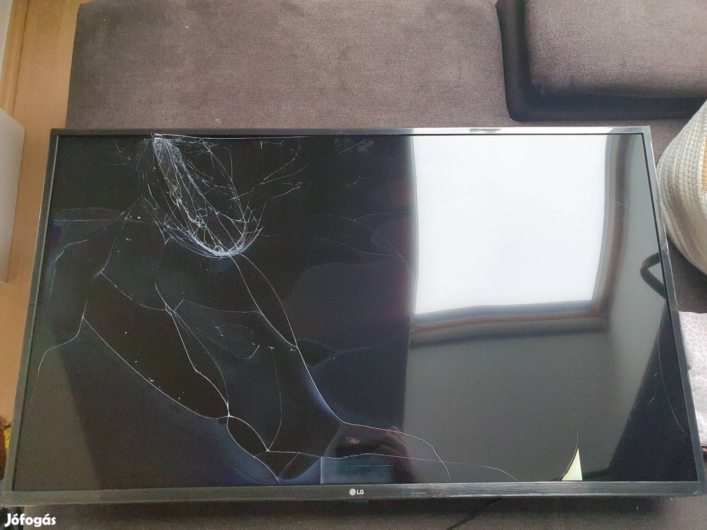 LG 43Uq75 UHD TV 108 cm 43" törött sérült postázom is