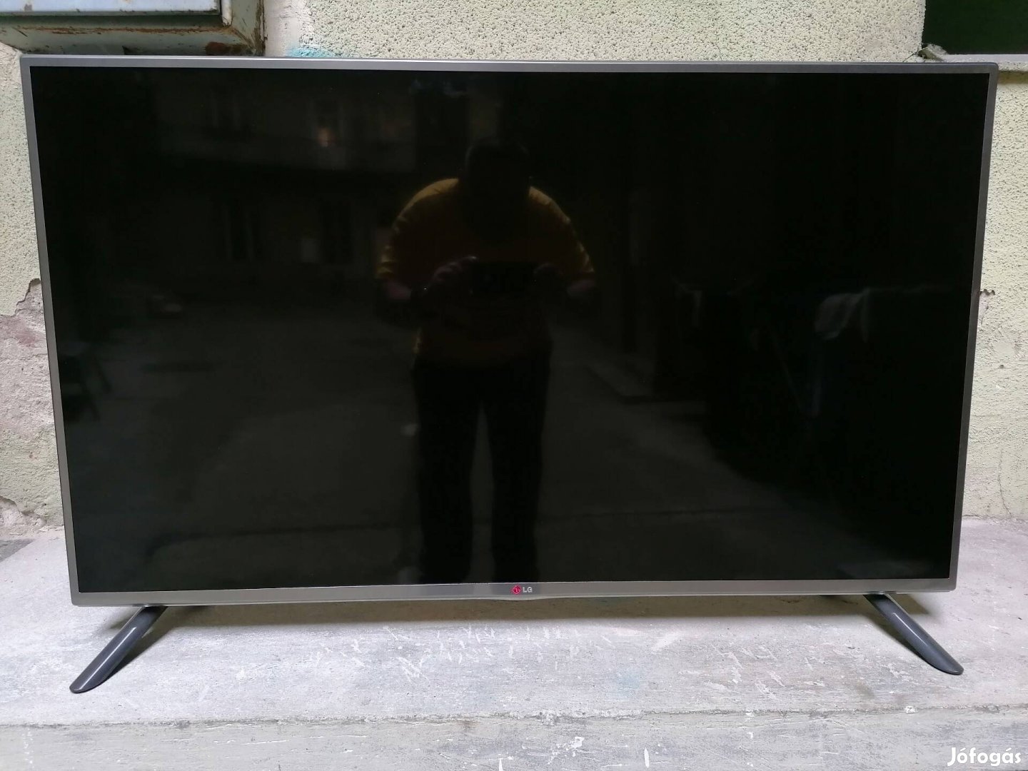 LG 47colos smart LED tévé eladó.