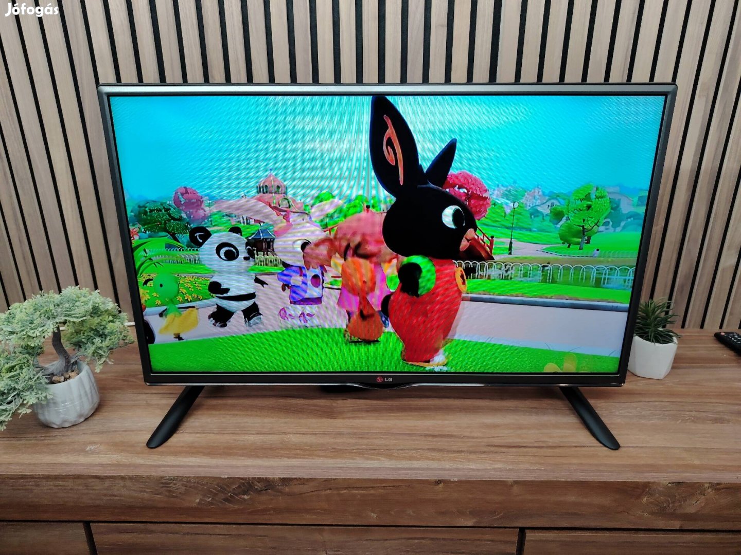 LG 82CM LED TV. Mindig TV. USB