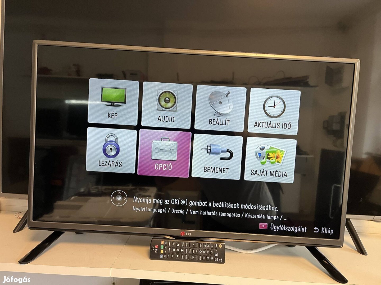 LG 82 cm LED tv (nem smart)