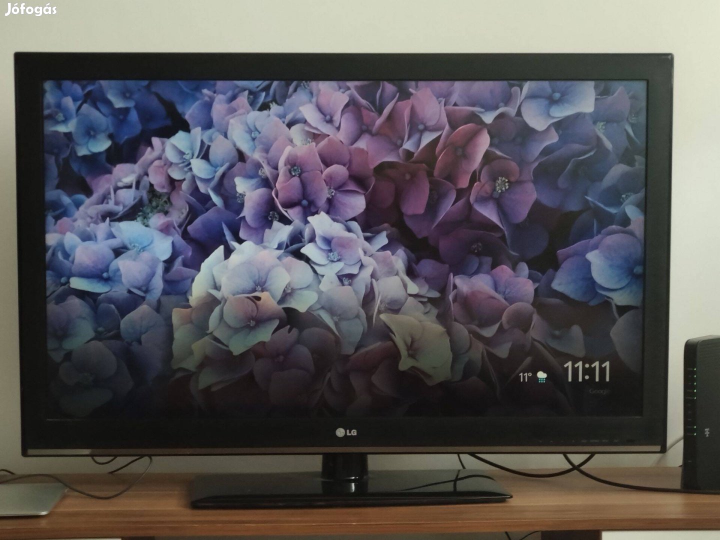 LG Flat screen TV 107cm átm. + Chromecast tv okosító