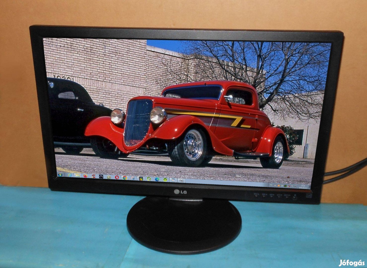 LG Flatron 23" Full HD IPS LED Monitor + HDMI