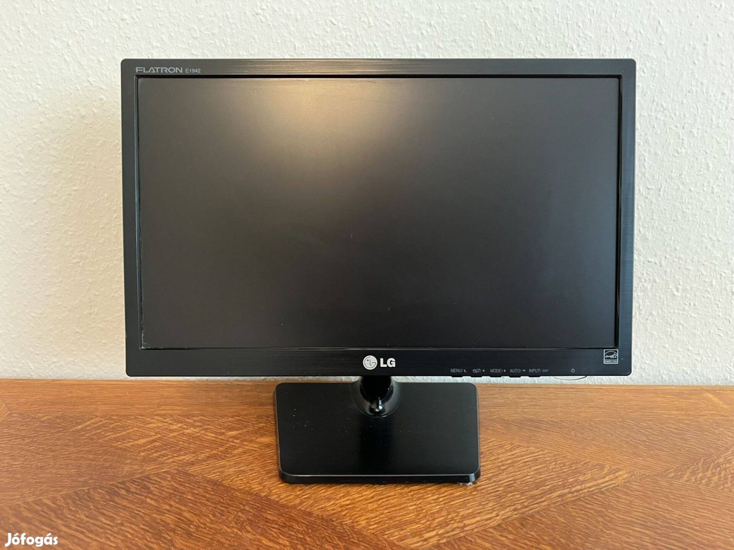 LG Flatron E1942 LED Monitor szép állapotban