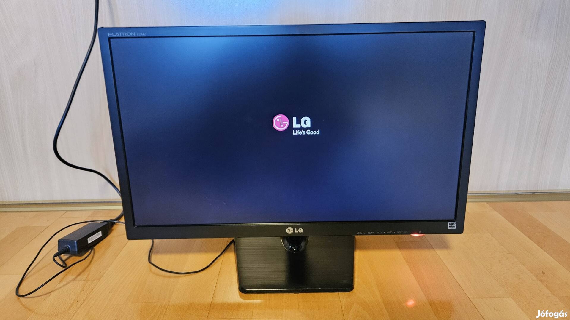 LG Flatron E2442T - BN 24"-es led monitor