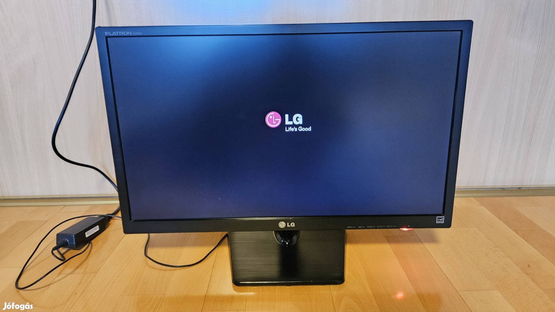 LG Flatron E2442T - BN 24"-es led monitor