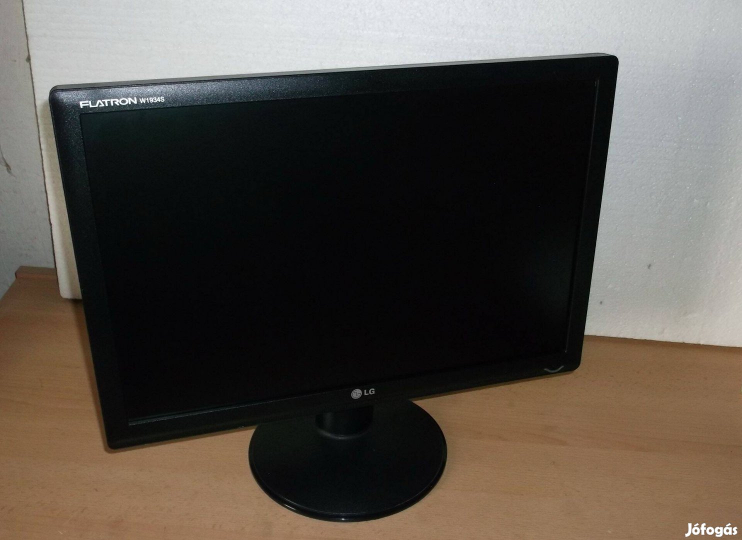 LG Flatron W1934S 19 colos LCD monitor