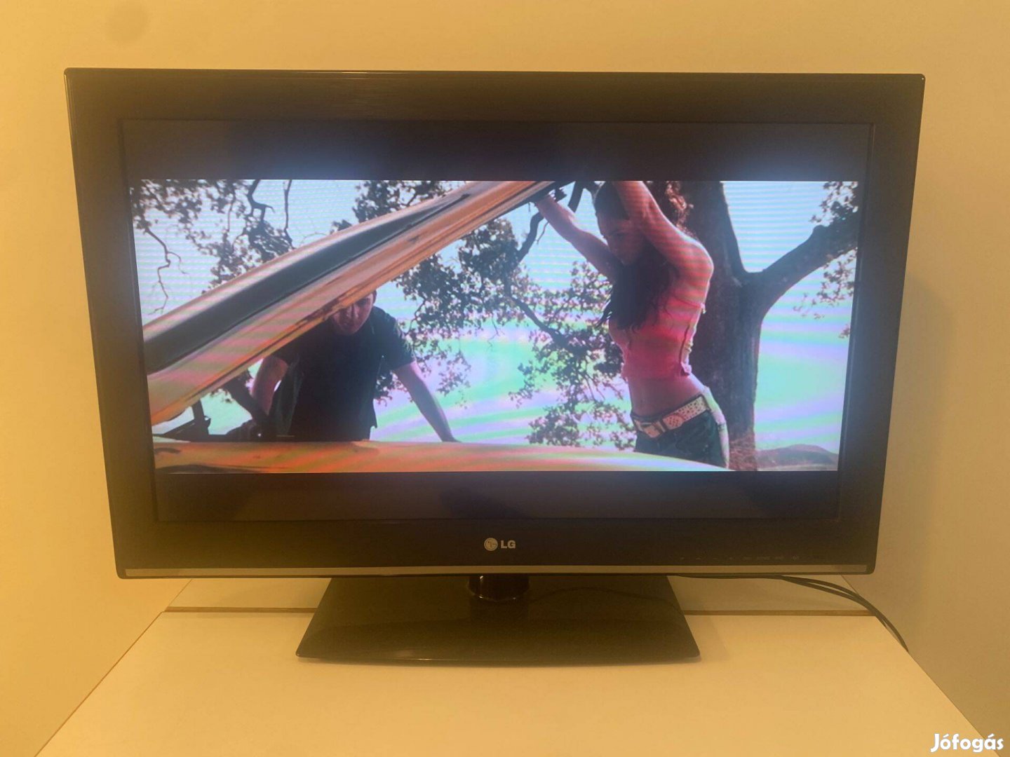 LG HD LCD TV 32CS460 eladó