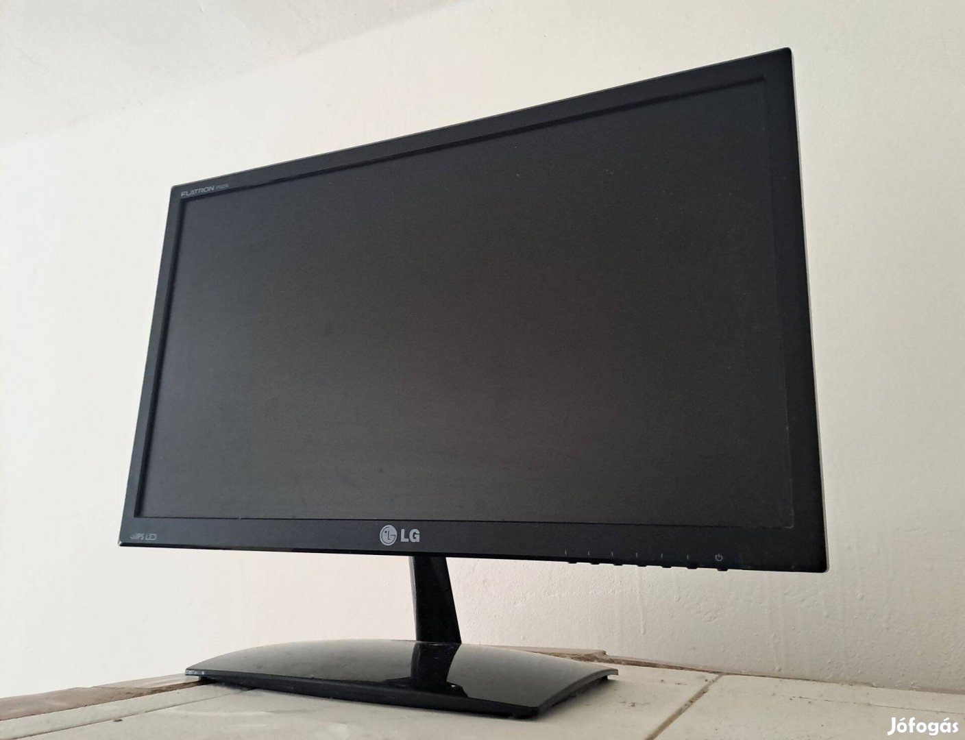 LG IPS235V monitor