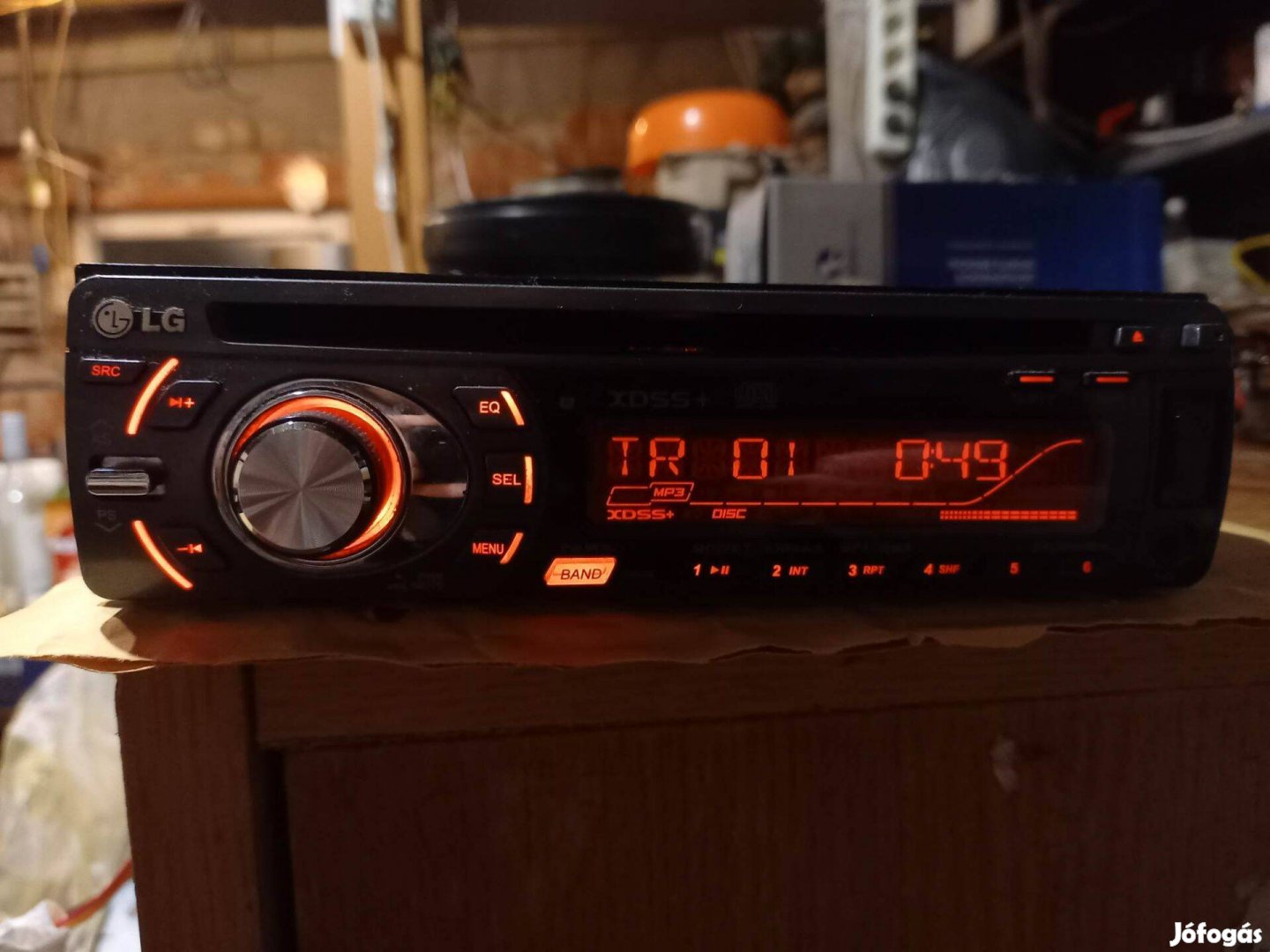 LG LAC5900RiN autórádió + előlaptartó tok