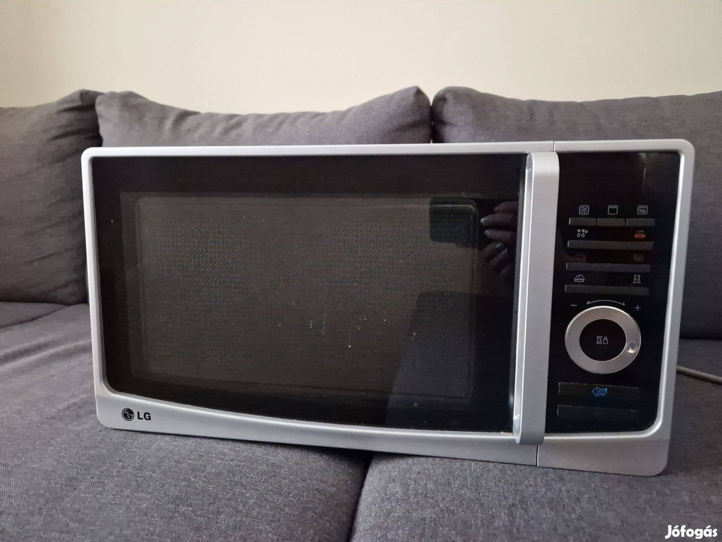 LG MH6589DRS mikrohullámú sütő / grilles, Dome kialakítású, 30 cm-es