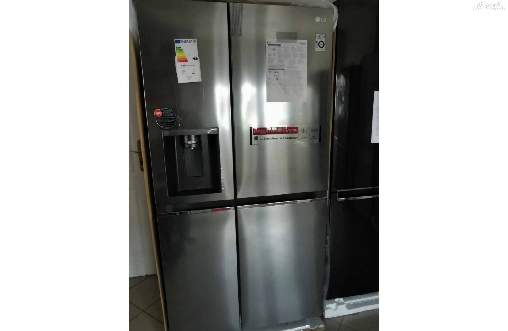 LG Side-by-Side hűtő, ezüst színű, 635 Literes. Belső víztartályos