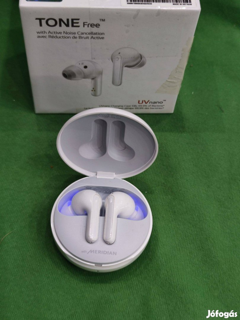 LG Tone Free Bluetooth fülhallgató dobozában!