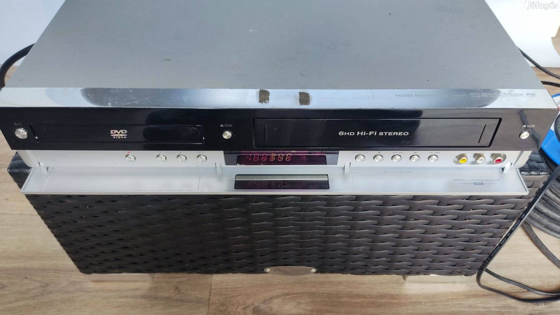 LG V192H video VHS kombó