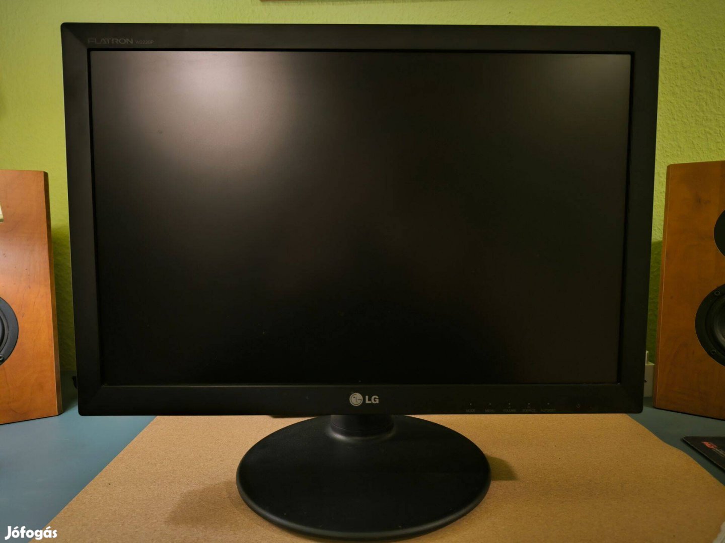 LG W2220P 22" monitor