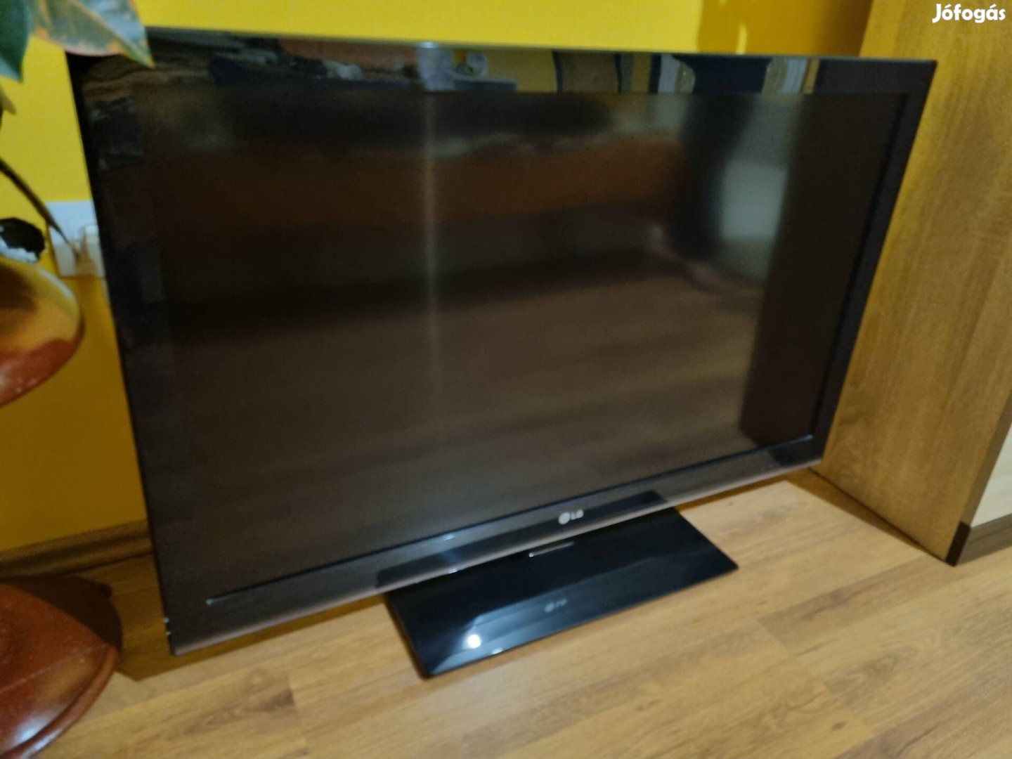 LG  105cm  lcd tv eladó