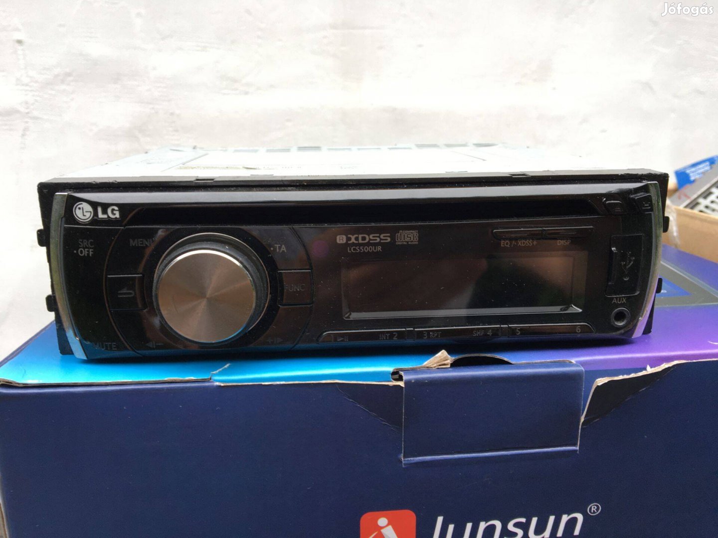 LG autórádió CD MP3