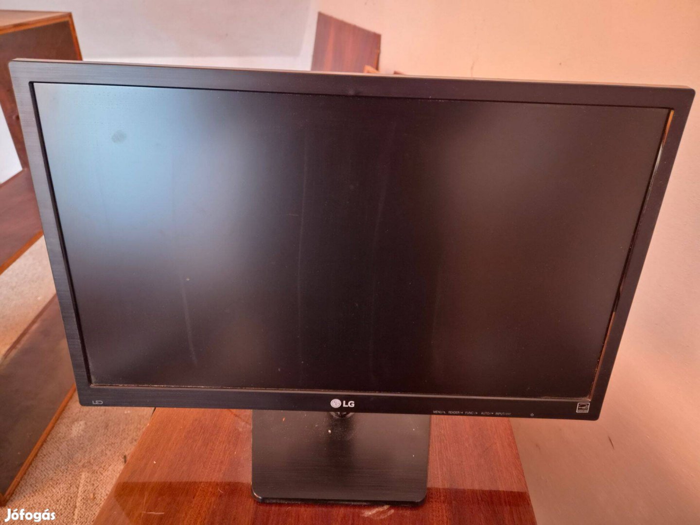 LG monitor eladó