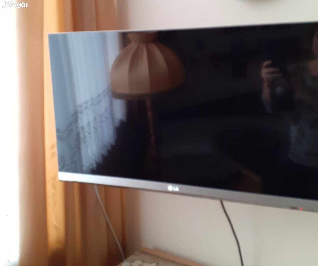 LG smart TV (62cm átmérő)