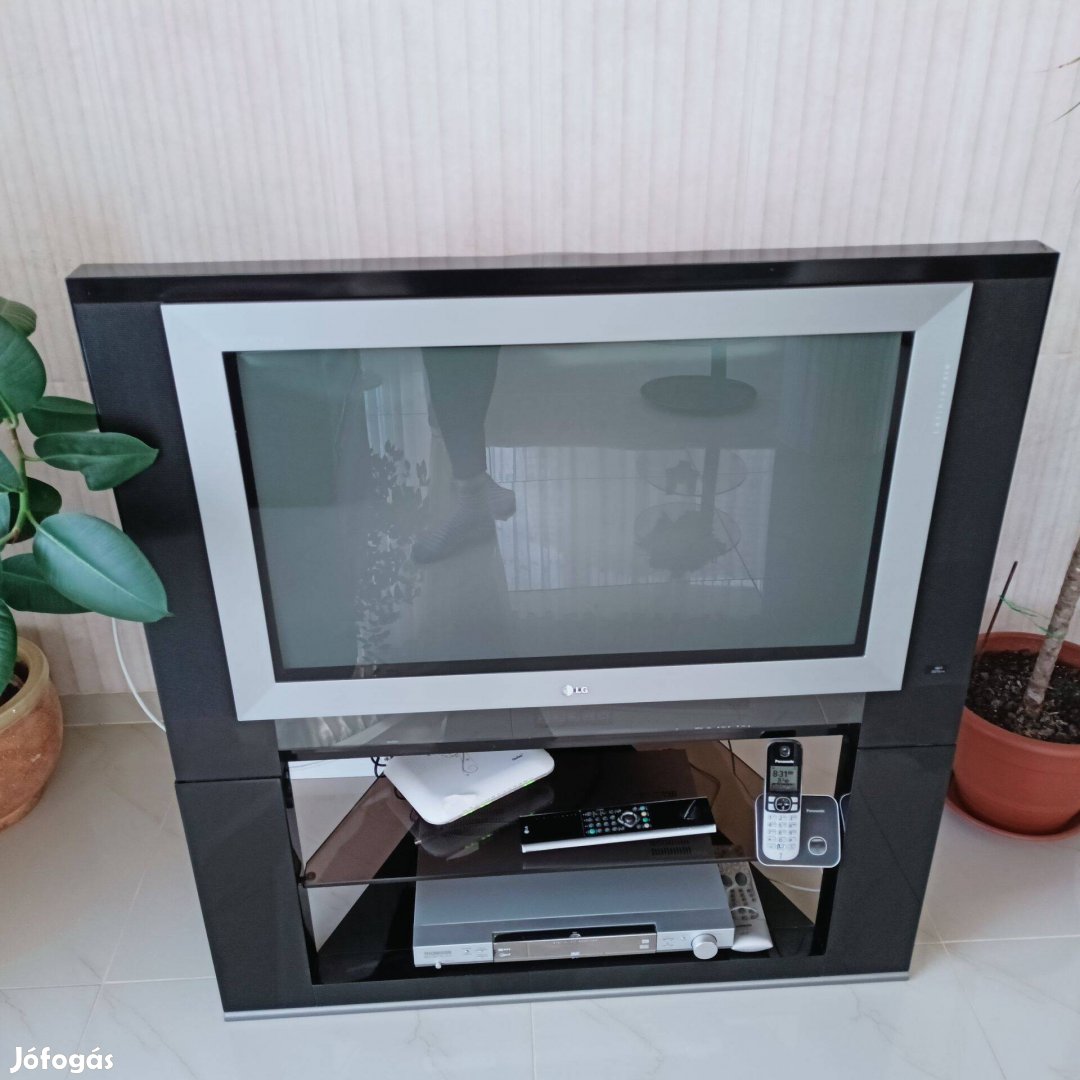 LG tv 32 ' kép a képben funkció elem nélküli távirányító asztallal sür