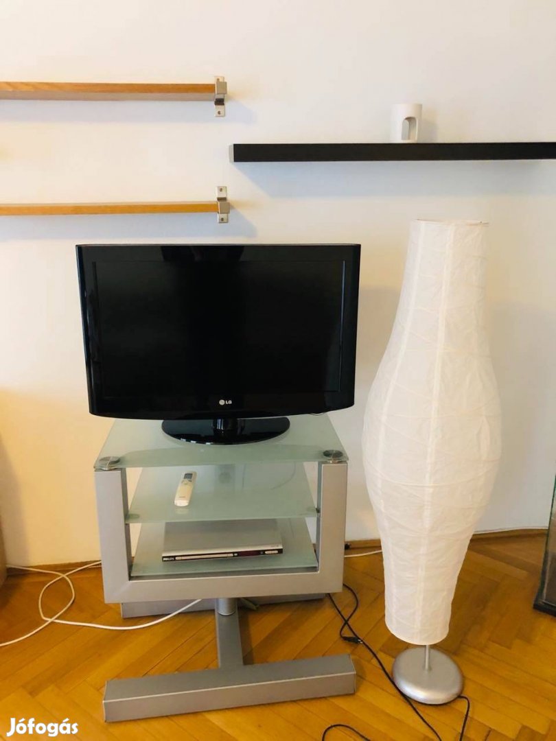 LG tv 82 cm + állvány eladó