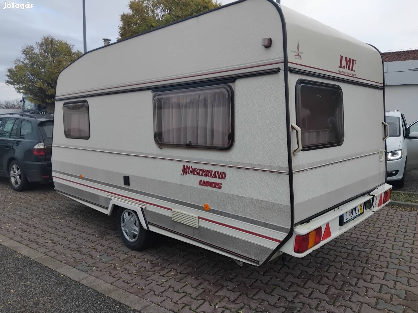 LMC 430 Lakókocsi Telepítésre Zuhany Wc Elősátor