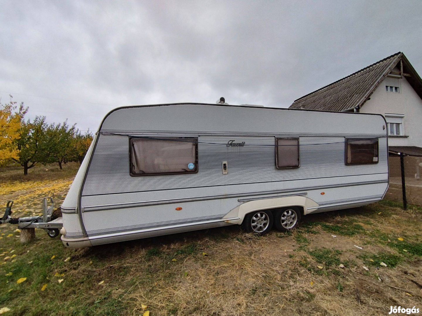 LMC 600 luxus lakókocsi eladó