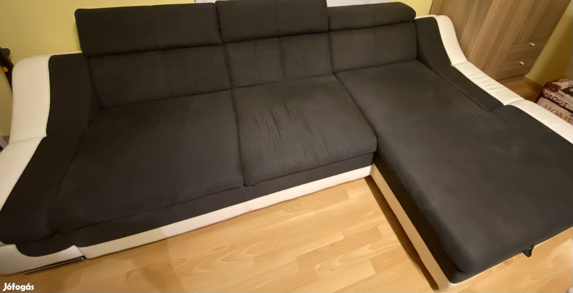 L alakú kihúzható kanapé