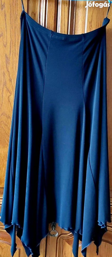 L-es fekete alkalmi szoknya