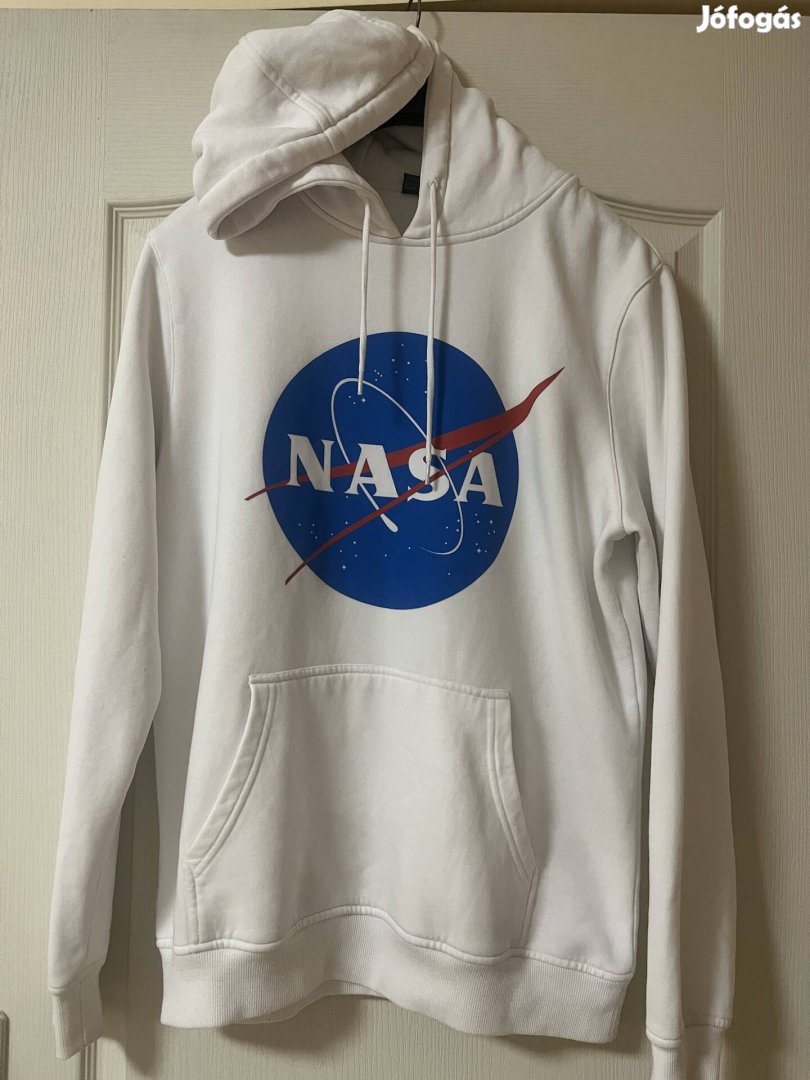 L-es meretu NASA s pulóver 