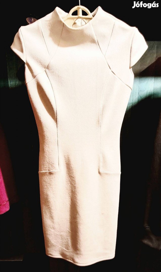 La Pierre prémium designer ruha