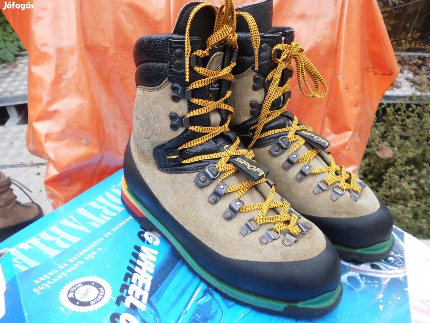 La Sportiva drapp bőr 42.5-es túrabakancs eladó,