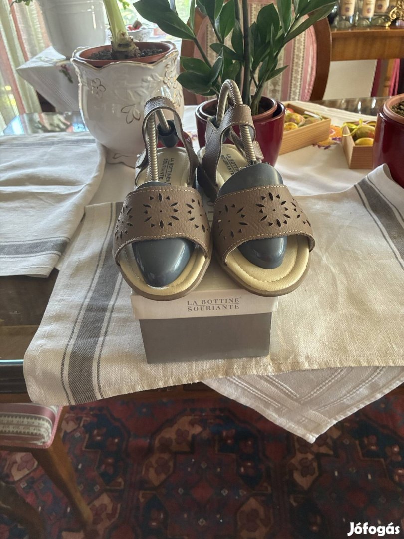 La bottine souriante női szandál, 37-es méret