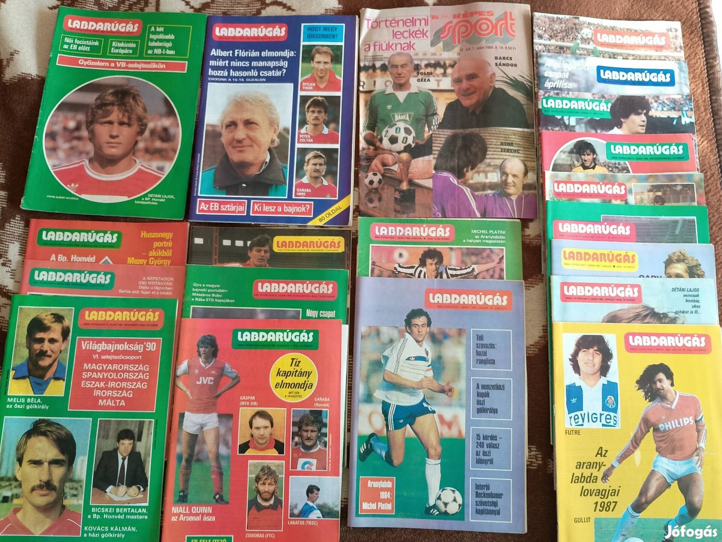 Labdarúgás magazinok  1980-as évek 19 db magazin.