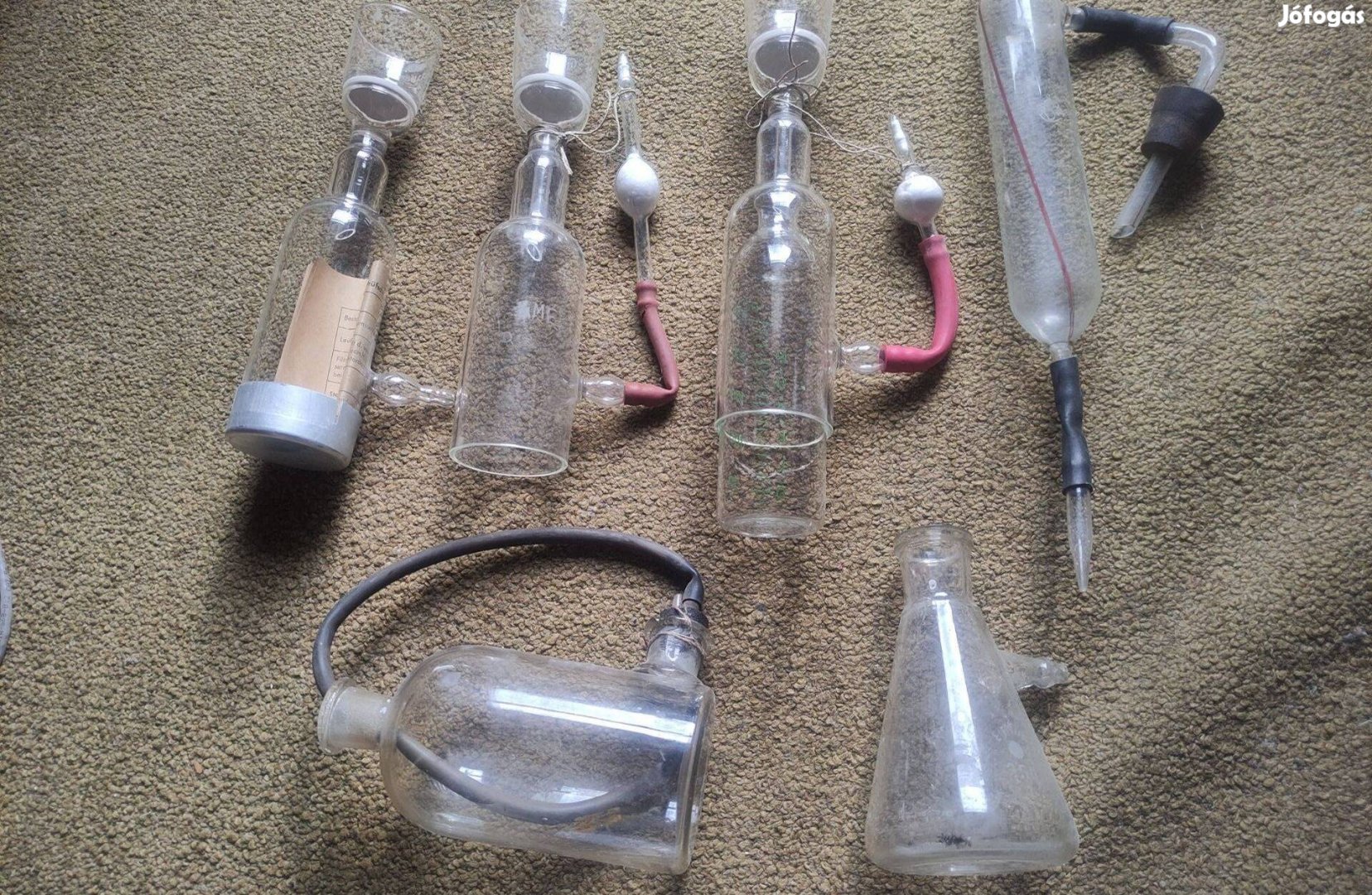 Labor vegyész üveg eszközök , szűrő lombik újak