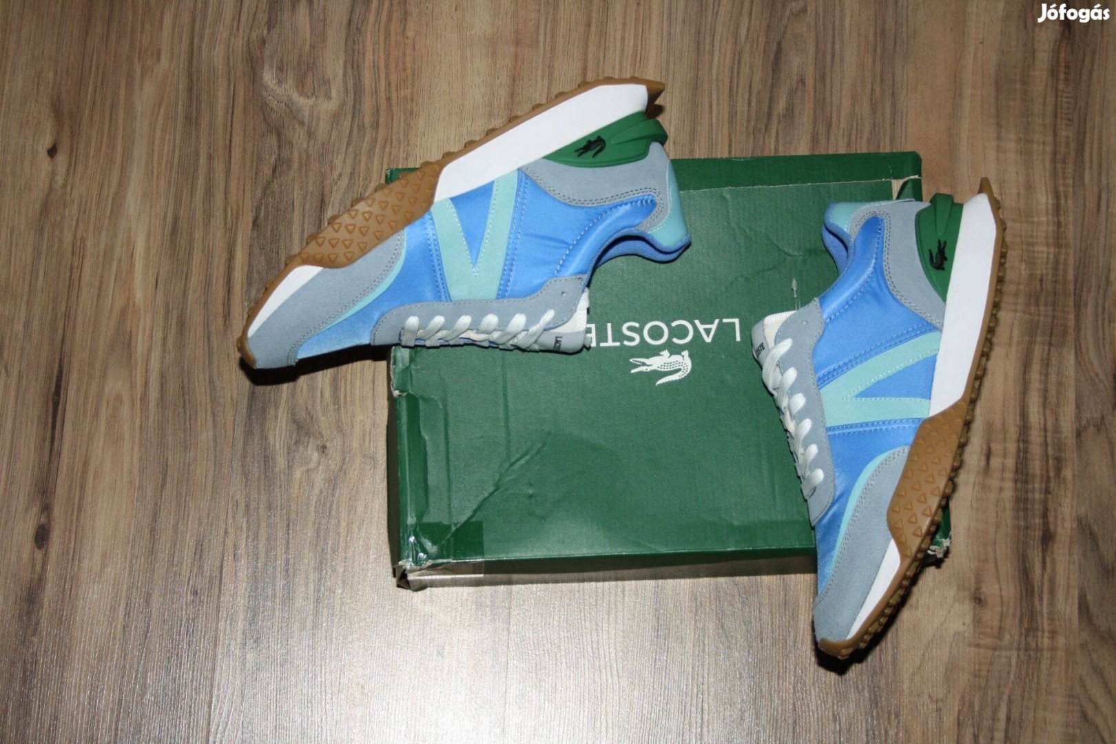 Lacoste eredeti férfi cipő 42 es , új dobozban Ritka