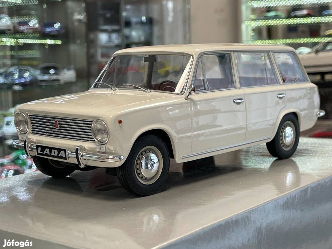 Lada 1200 Kombi 2102 1971 1:18 Triple9 T9-1800232