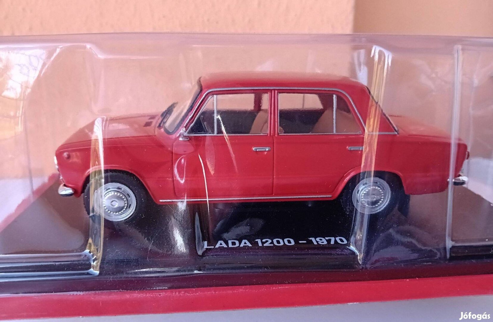 Lada 1200 zsiguli 1970 Modellauto 1/24 meretarany bontatlan