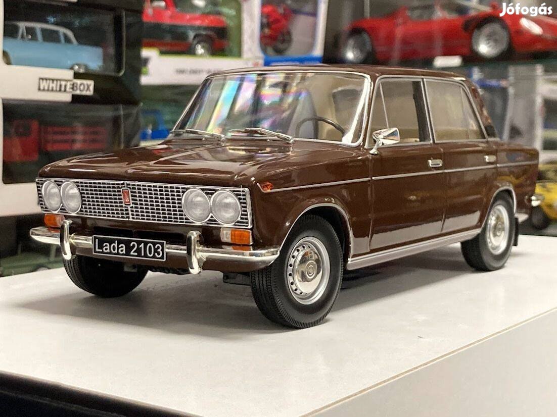 Lada 1500 2103 1972 brown 1:18 Triple9