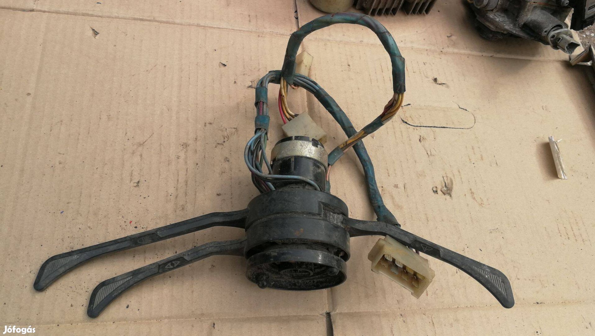 Lada 2104 2105 2107 2121 Niva bajuszkapcsoló indexkapcsoló