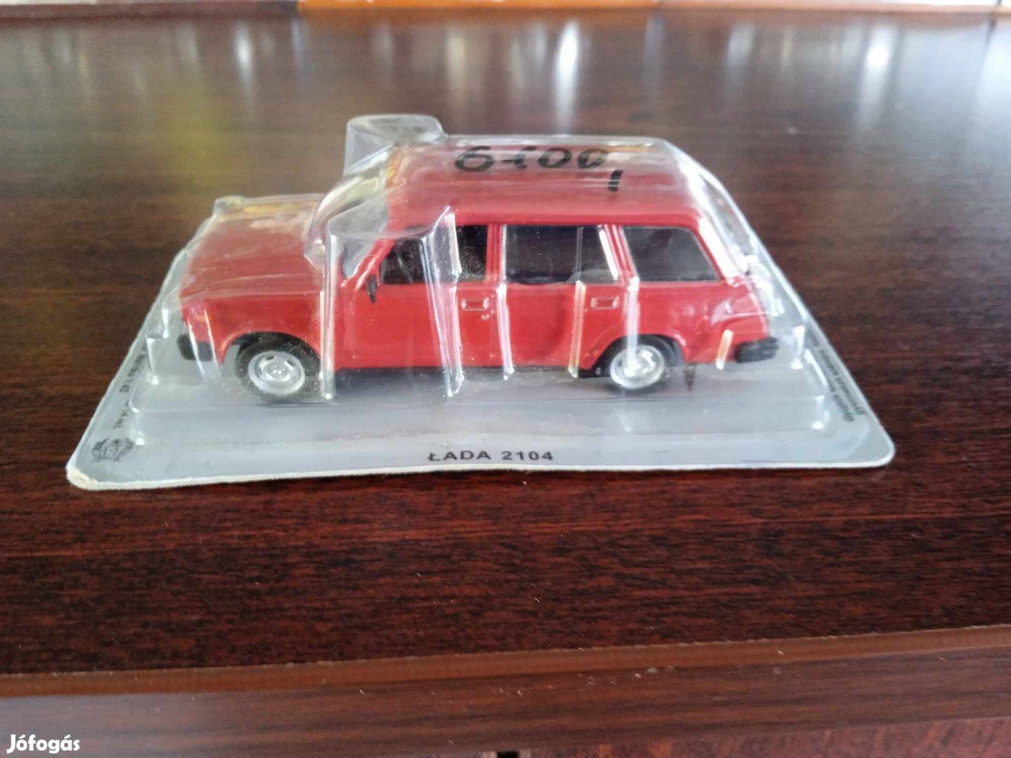 Lada 2104 piros kisauto modell 1/43 Eladó