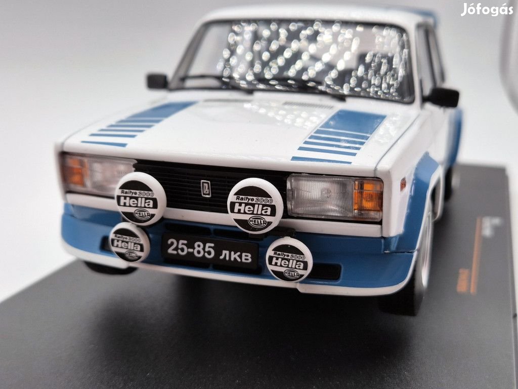 Lada 2105 VFTS 1600 R (1983) -  Ixo - 1:18