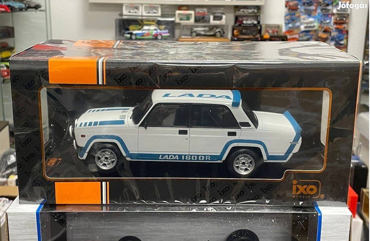 Lada 2105 VFTS Base 1983 1:18 1/18 Ixo