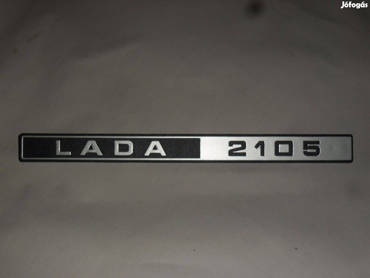 Lada 2105 hátsó autófelirat eladó!