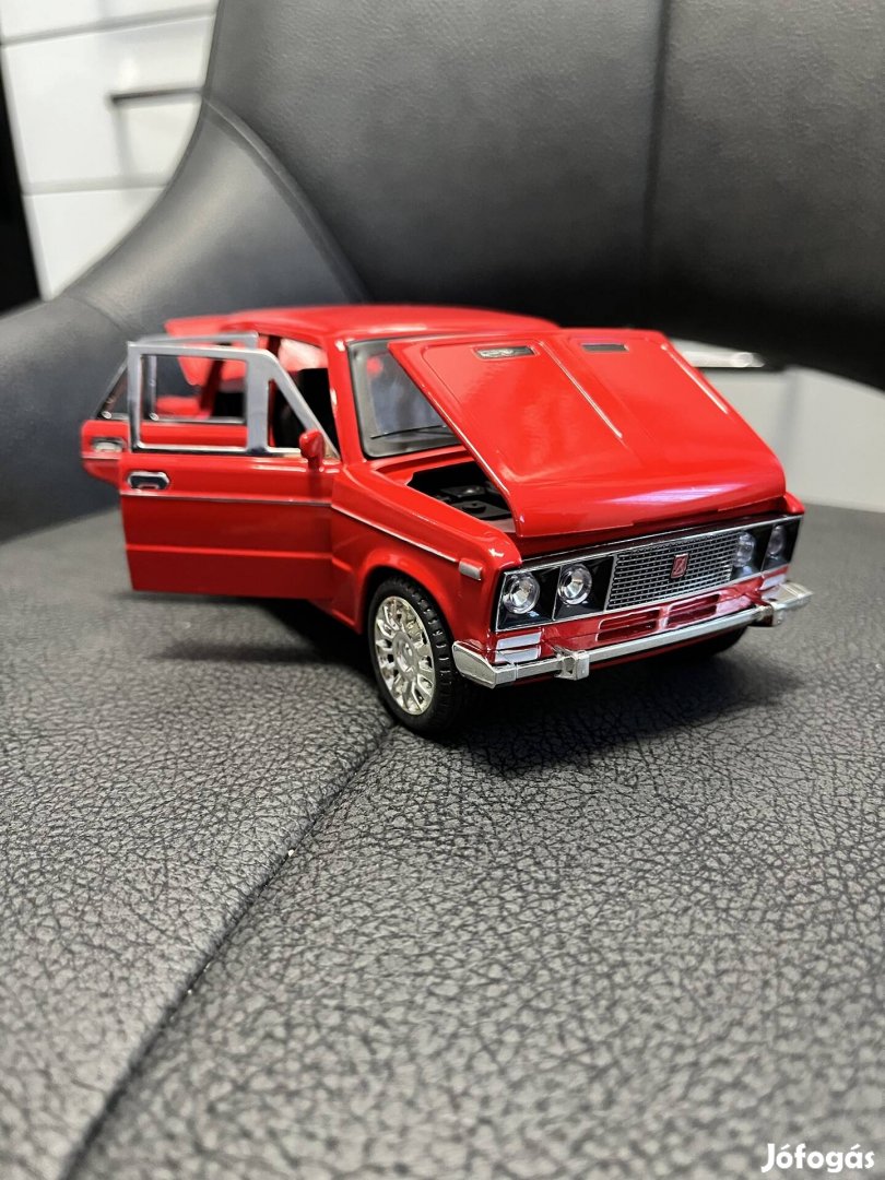 Lada 2106 1500s 1600 1:18-as meretarányú modell