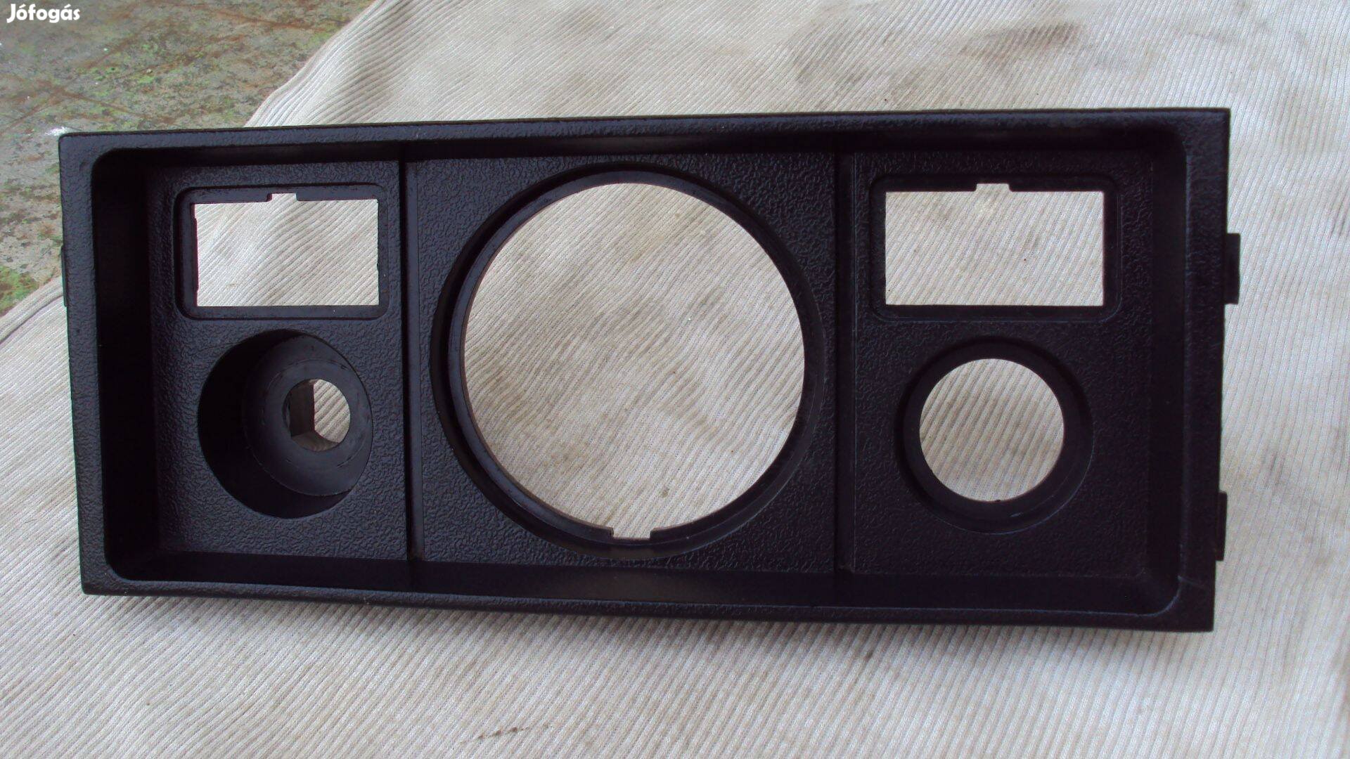 Lada 2107 középbox óratartó