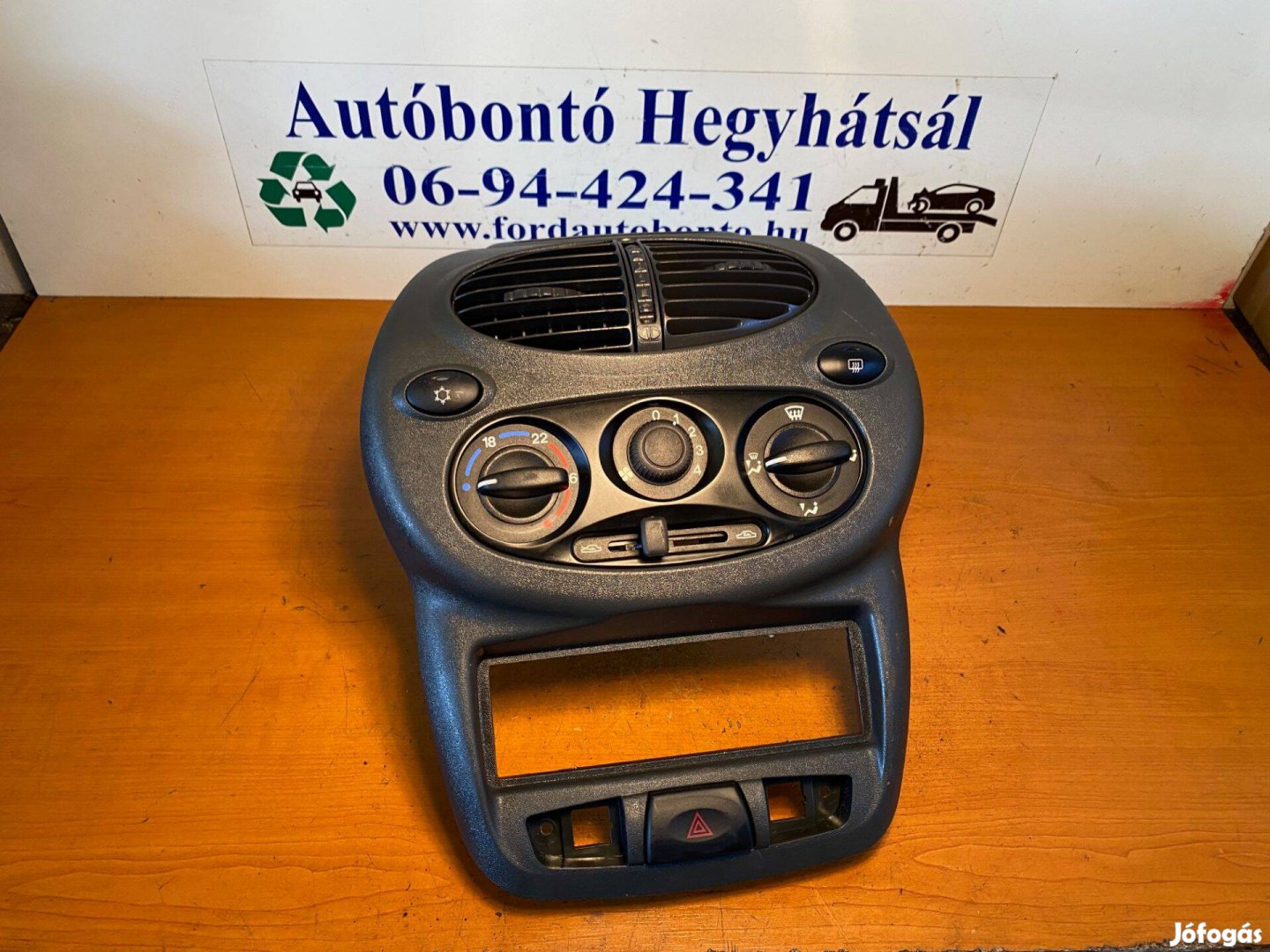 Lada Kalina 1.6 16V középkonzol keret