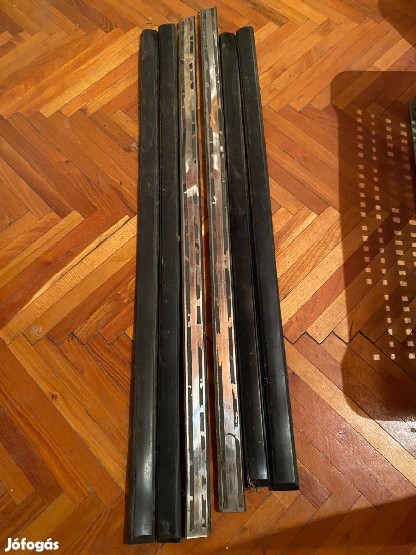 Lada Niva koptató gumi csík